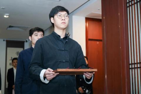 罗湖区人大常委副主任谭会茹一行莅临欧陆娱乐调研