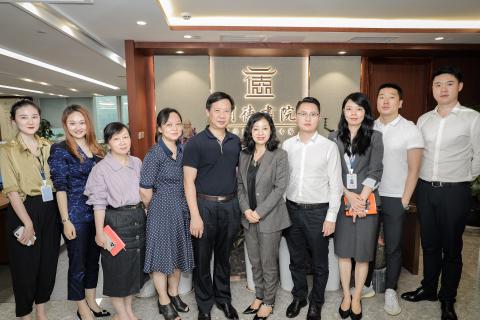 罗湖区委统战部副部长、工商联党组书记叶志伟一行到欧陆娱乐调研