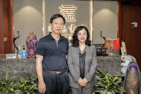 罗湖区委统战部副部长、工商联党组书记叶志伟一行到欧陆娱乐调研