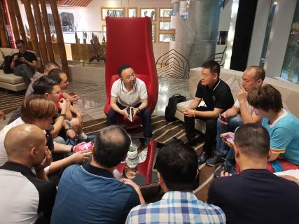 让中国企业家更有眼界——欧陆娱乐创始人李厚德率领企业家学员游学越南站
