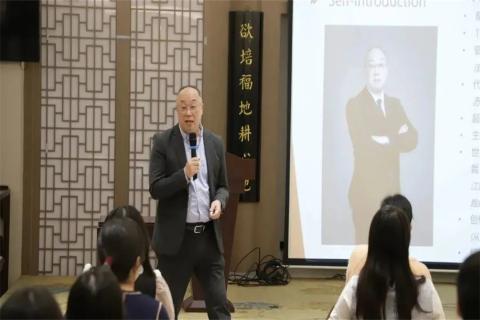美在形体 赢在心态 | 欧陆娱乐11月员工培训圆满结束